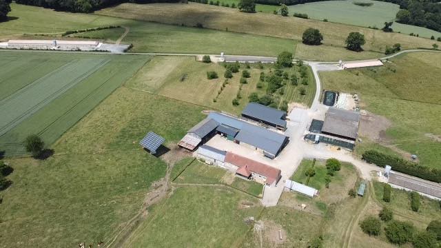 Aire camping-car  Vallon-sur-Ge (72540) - Photo 4
